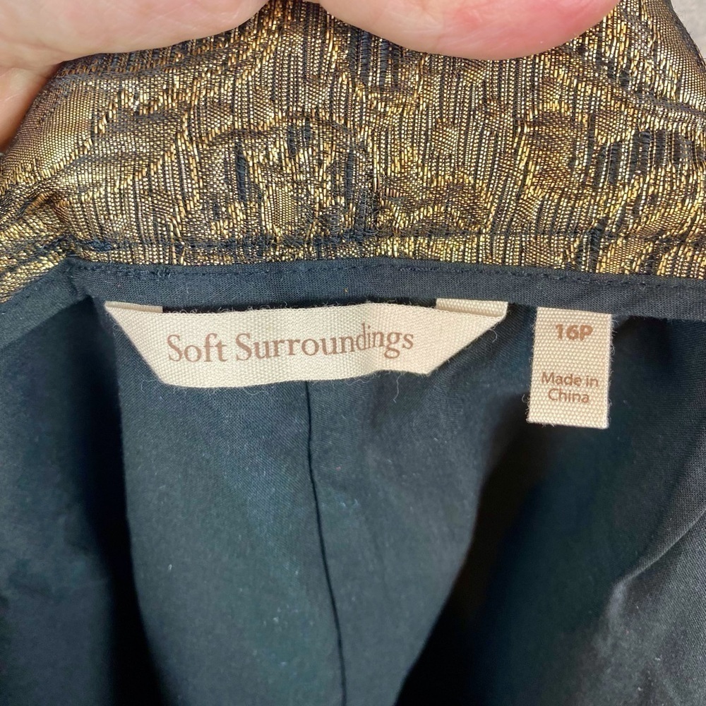 Soft Surroundings Metallic Gold Paisley pants. - Picture 10 of 16